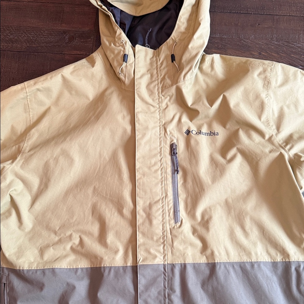 Columbia Men's Hooded Jacket - Like New